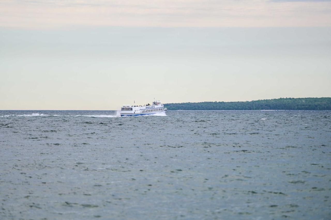 Walkable St Ignace Condo With Lake Huron Views Saint Ignace Esterno foto